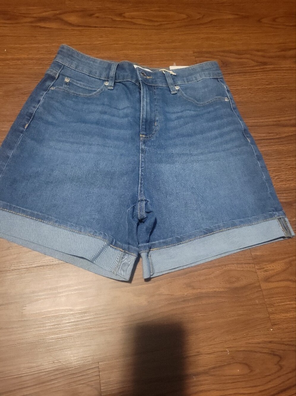 Tahari Light Blue Roll-Up Denim Shorts Sz 6/28 - Picture 4 of 4
